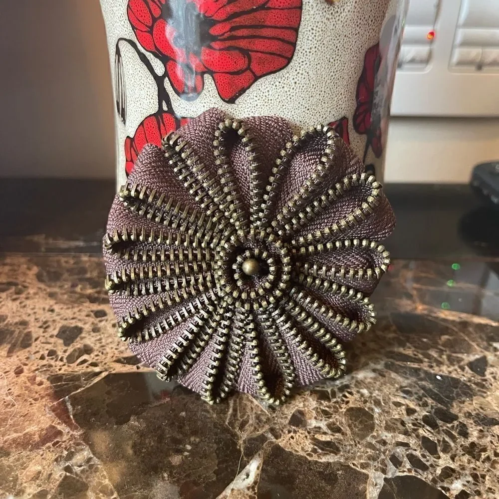 LEATHER FLOWER Zipper Brooch!